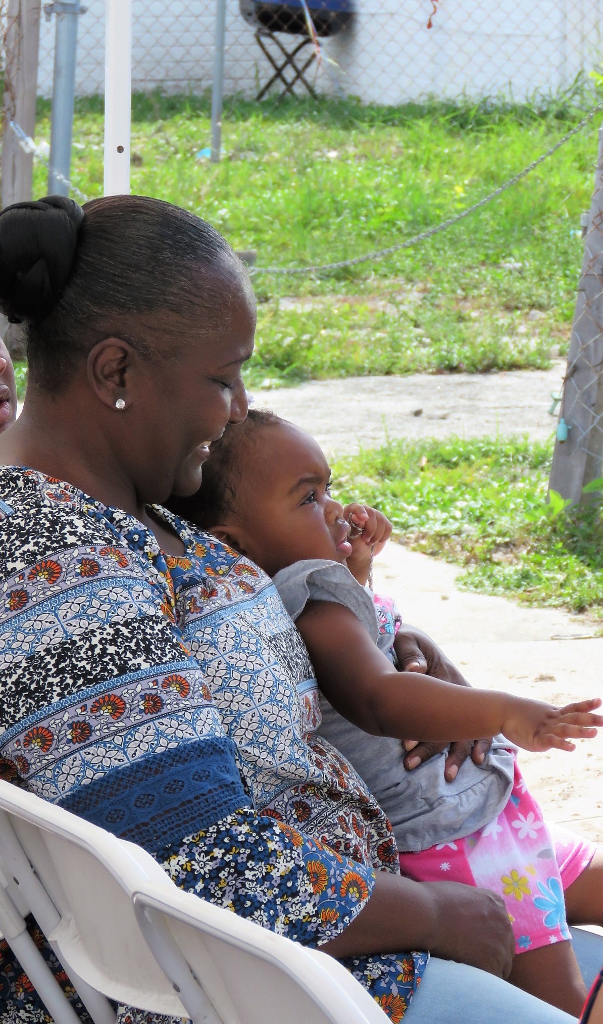 Picture of a woman and a young child